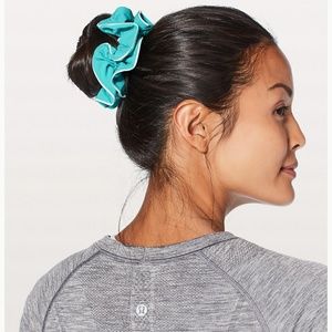 Lululemon Light Locks Scrunchie Eucalyptus